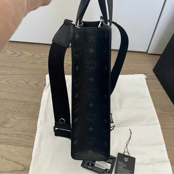 MCM small Aren tote - Picture 7 of 16